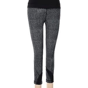 Lululemon Gray capri Athletic Joggers